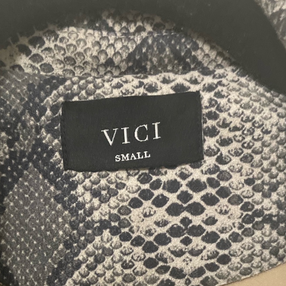 Vici~Neutral~Snakeskin Print~Moto Jacket~Zipper Pockets, Cuffs & Closure~Size S - Picture 2 of 16